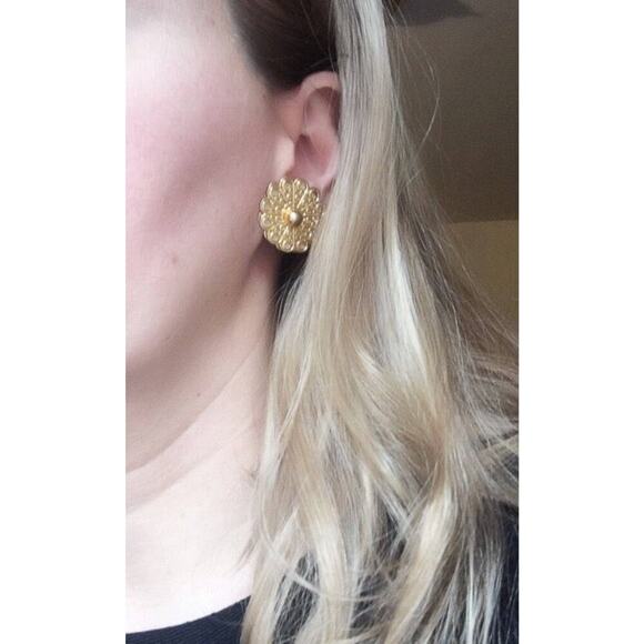 Vintage gold and iridescent round clip on earrings - Picture 8 of 8